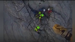 El peligroso rescate a un montañero tras caer y golpearse en la cabeza durante una ruta por Picos de Europa