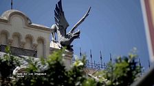 Pistas masónicas por las calles de Ceuta: Javier Sierra muestra las señales grabadas en la ciudad autónoma