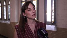 Leonor Watling reconoce que no lleva bien las críticas: "Yo me escondo y lloro"