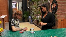 Nacho deja loca a la camarera de 'First dates' con un truco de magia: "¡Muy bien!"