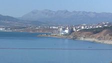 Exclusiva | La realidad de las vallas instaladas en Ceuta: “Son para contener residuos”
