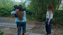 Simón rompe a llorar tras dejarse guiar por Rocío: "Es la primera vez que ella me lleva a mí"