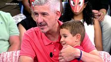 Santiago Jiménez, el pediatra Spider-Man visita 'El show de Paz' y recibe la sorpresa de varios de los niños a los que atendió