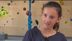 Julia, de 10 años, corona el Mont Blanc, la cima más alta de los Alpes: "Me enseña que se necesita mucho esfuerzo"