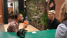 El doble lapsus de Mario y Fernando al conocerse en el restaurante de 'First Dates', al completo