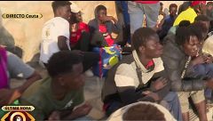 'La mirada crítica' vive desde dentro el desalojo de migrantes de la playa del Trampolín en Ceuta