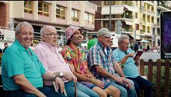 Raúl Gómez busca el secreto de la vida en Benidorm: así han sido las respuestas de los jubilados