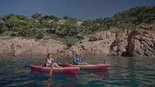 Ruta en kayak por los paisajes más espectaculares de la Costa Brava: cuevas, aguas cristalinas y rincones únicos