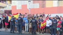 Los vecinos de los campamentos que alojan a inmigrantes en Ceuta en pie de guerra