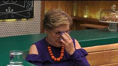 Una soltera se pone las gafas para analizar a su cita en ‘First Dates’: “Es para no perder detalle”