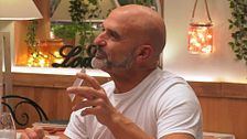 Un soltero tiene que pedir ayuda para descubrir el significado de fetiche: “Qué palabra tan rara”