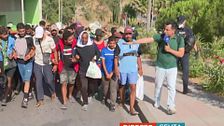 Desalojo de migrantes de la playa del Trampolín: "Llevan su vida en una maleta"