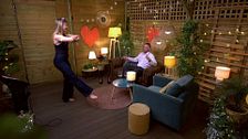 Una soltera se luce ante su cita al ritmo de música folclórica ucraniana: “Es mi baile”