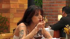 Una soltera pone a prueba a su cita al no creerse la edad que le ha dicho tener: "Parece más lista de lo que aparenta"