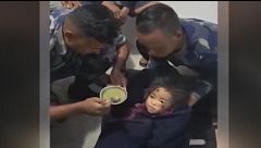 El milagro de Nepal: rescatan con vida a una niña de seis años tras casi 60 horas bajo los escombros