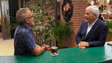 Julio sorprende a Carlos Sobera y a su cita con el trabajo personal que ha realizado: "Me he deconstruido, antes era machista"