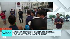Tensión en el acto del Día de Ceuta: increpan a los ministros Ángel Víctor Torres y Elma Saiz en la entrada