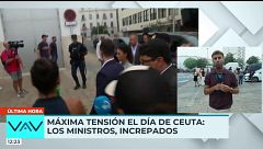 Tensión en el acto del Día de Ceuta: increpan a los ministros Ángel Víctor Torres y Elma Saiz en la entrada