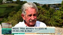 Miguel Ángel Revilla cuenta qué es lo que nunca falta en su maleta y confiesa cuál es su lugar favorito de Cantabria