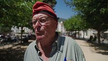 Los vecinos de Cadaqués cuentan cómo era Salvador Dalí en las distancias cortas: “Con los de fuera cambiaba hasta la voz”