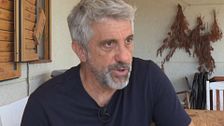 Sintió todo el dolor mientras le operaban: Roger arrastra secuelas tras un mal uso de la anestesia en un quirófano en Granollers