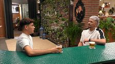 Los simbólicos motes de un soltero de ‘First Dates’: “Soy la Motopapi y la Caronte”