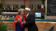 Amor a primera vista en ‘First Dates’: Dolores y Alonso planean vivir juntos en su primera cita
