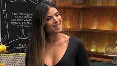 Lidia Santos acepta tener una cita con un soltero de 'First Dates'
