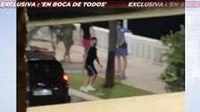 Imágenes impactantes | Un marroquí agrede con pistola Taser a los marroquíes irregulares en las calles de Ceuta
