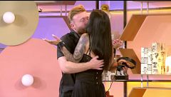 Maca se declara a Víctor, un desconocido al que vio en redes sociales, en 'El diario de Jorge' y ¡se dan su primer beso en plató!