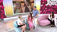 Manuela, harta de que su amiga se distraiga con los hombres, le da un toque de atención: “Tiene que centrarse”
