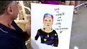 Amparito recibe un retrato suyo hecho en directo durante el programa: "Soy más fea que un loro"
