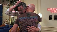 Samuel da un “beso con mordisco a Leo: “Tiene que ser en la yugular”