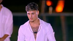 Fran se queda en blanco en plena presentación de los solteros y provoca las risas de los chicos: "Normal, con esa cara"