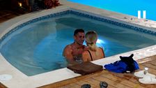 Náyades se deja llevar con Andrea y llegan a estar más cerca que nunca en el jacuzzi
