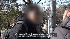 Las explicaciones de un funcionario a Boro Barber al ser pillado fichando por varios compañeros