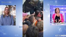 Pablo Fernández, tras ser agredido por la policía durante el desahucio de Maricarmen: “Si pegan a uno de Podemos, no pasa nada”