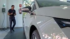 Aumentan las ventas de coches eléctricos y de segunda mano frente a la continua subida del precio de los carburantes