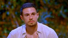 La primera hoguera de Sergio, al completo: se rompe al ver la complicidad de Paola y Josué