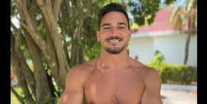 Damián Quintero presume de la utilidad de su objeto personal: "Es un 3x1"