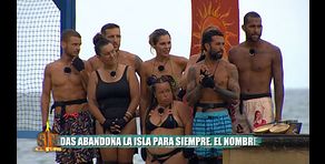 Un concursante del equipo Sol es descartado por sus contrincantes para el juego de localización