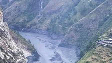 Alerta en Nepal: una nueva inundación repentina de un río arrasa un pueblo y deja 5 desaparecidos