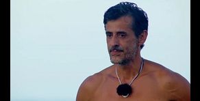 Víctor Janeiro se abre en el 'puente de las emociones' y, entre lágrimas, lanza una confesión sobre Belén Esteban: "Ganó muchísimo dinero a costa de mi hermano"