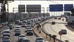 Las normas de la DGT que entran en vigor en España: nace el carril de emergencia obligatorio