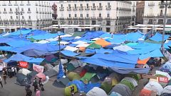 La acampada de la Puerta de El Sol en Madrid por la vivienda crece ante las amenazas de desalojo de Ayuso