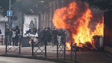 Tensión en las calles de Francia: institutos ardiendo y cargas policiales por los recortes en educación