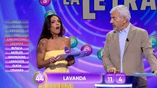 Un error de Lorena Castell provoca que Carlos Sobera pare la prueba: “Son las normas”