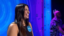 La reacción de Carlos Sobera al momentazo de Selena en 'La rueda': ''Tienes que estar contenta y satisfecha''