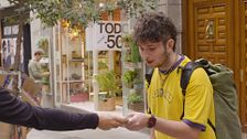 La esporádica reacción que un joven al ganar 200 euros en 'Lo sabe, no lo sabe'