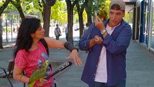 Xuso Jones vive su programa más “surrealista” con Bea y sus loros: “No lo he hecho nunca”